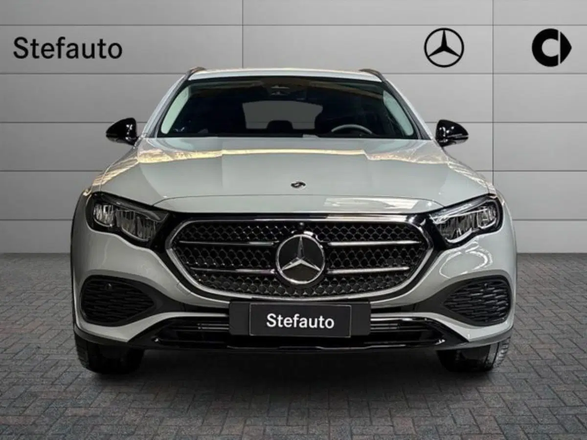 Mercedes-Benz Classe E Station Wagon nuova a Bologna (4)