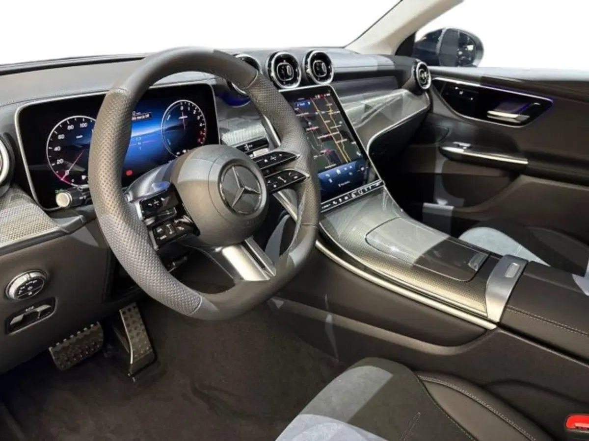 Mercedes-Benz GLC nuova a Bologna (11)