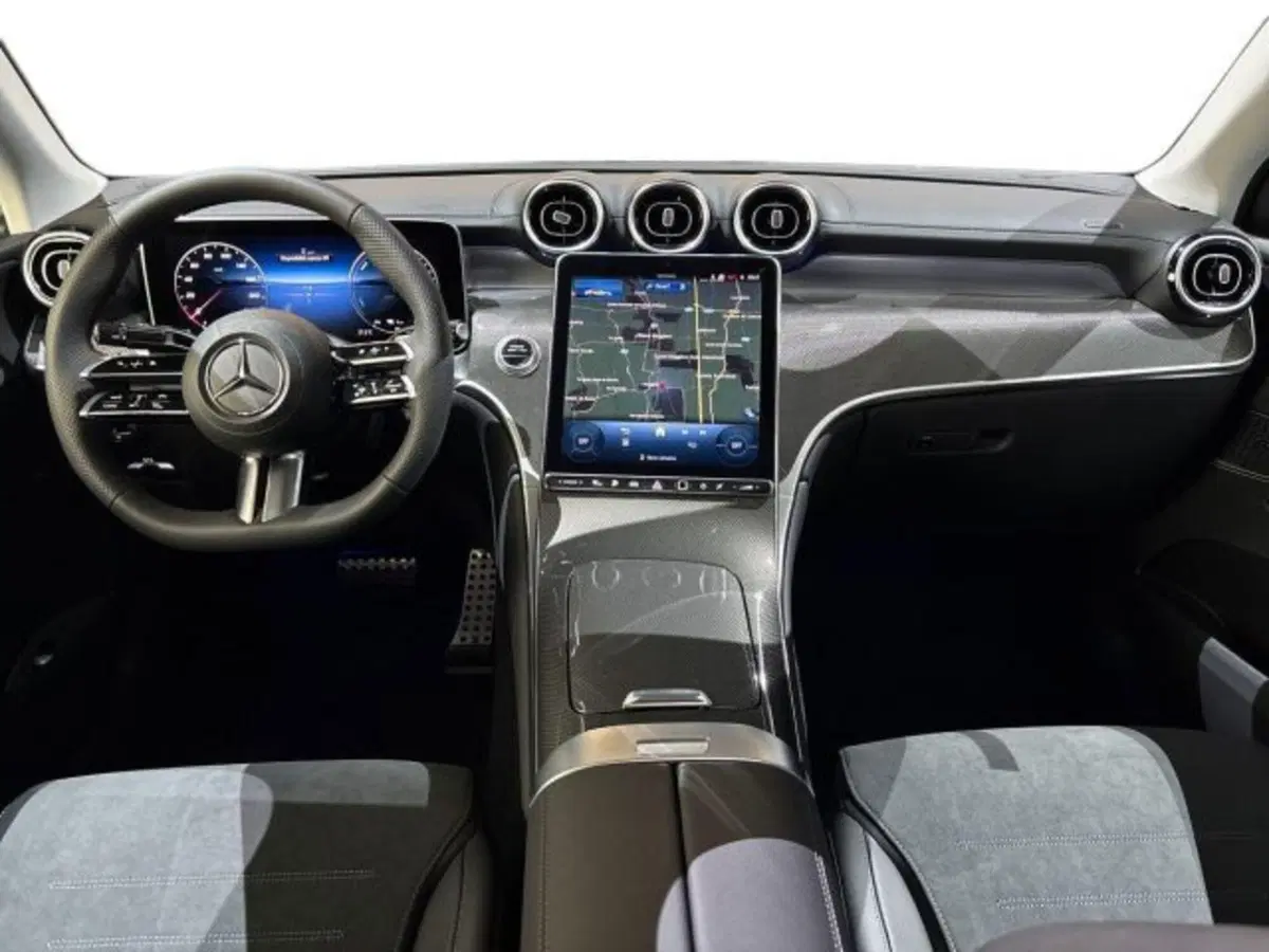 Mercedes-Benz GLC nuova a Bologna (13)