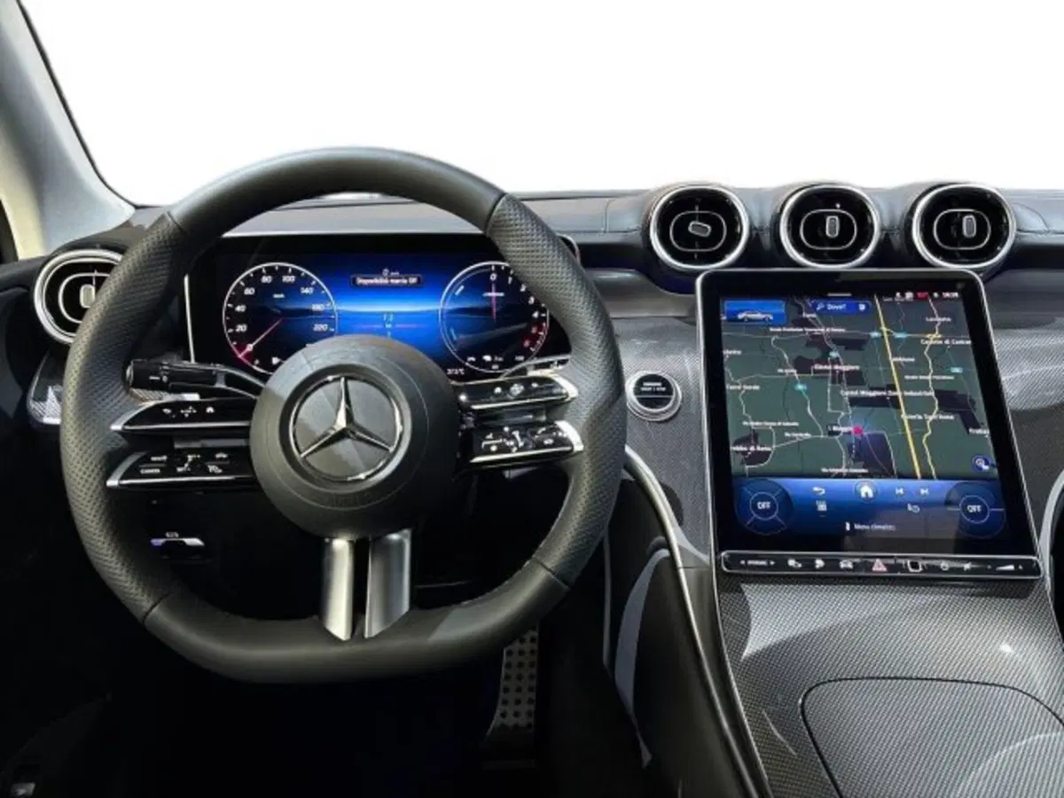Mercedes-Benz GLC nuova a Bologna (14)