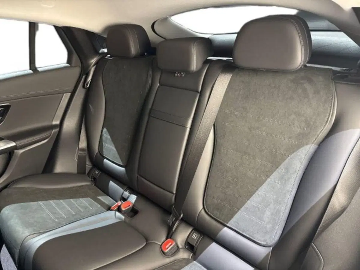 Mercedes-Benz GLC nuova a Bologna (9)