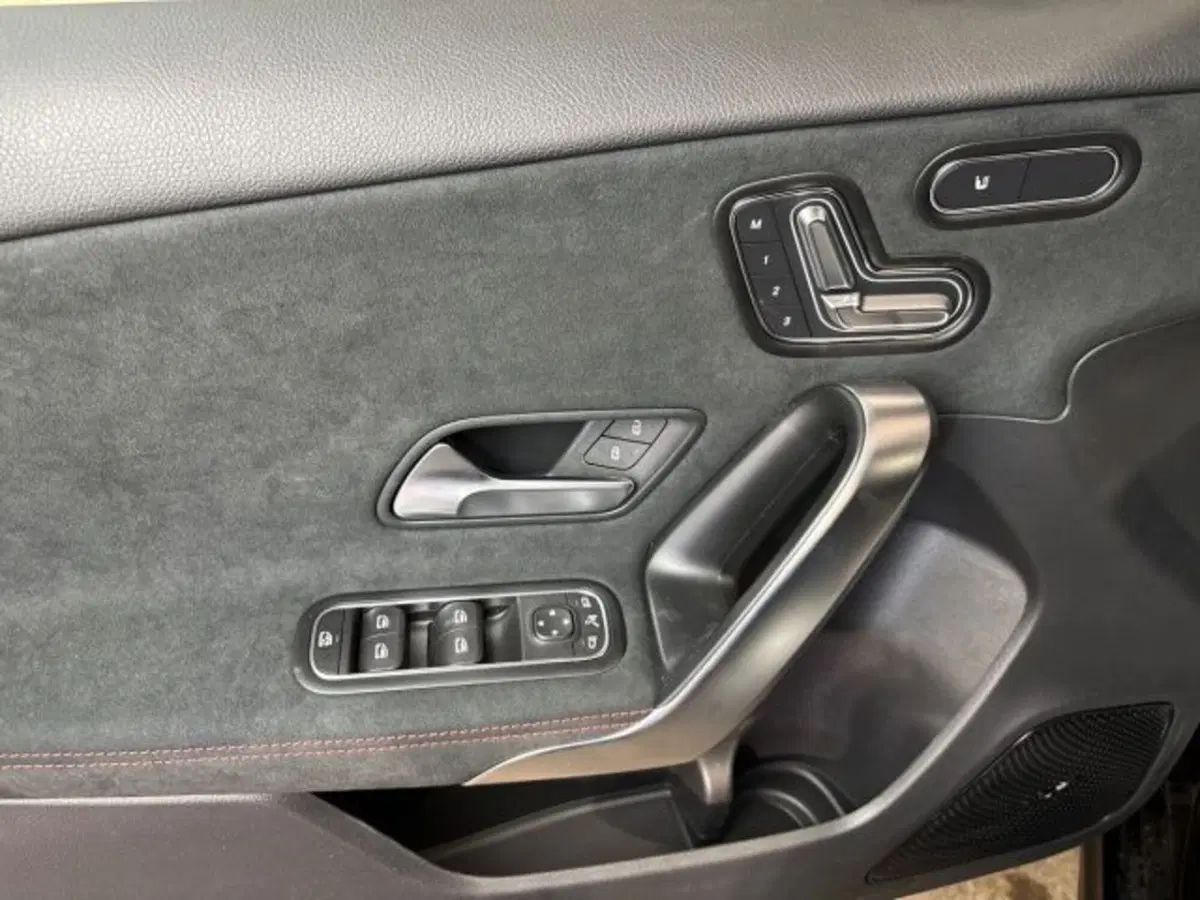 Mercedes-Benz Classe A Sedan nuova a Bologna (10)