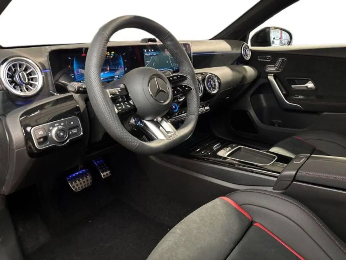Mercedes-Benz Classe A Sedan nuova a Bologna (11)