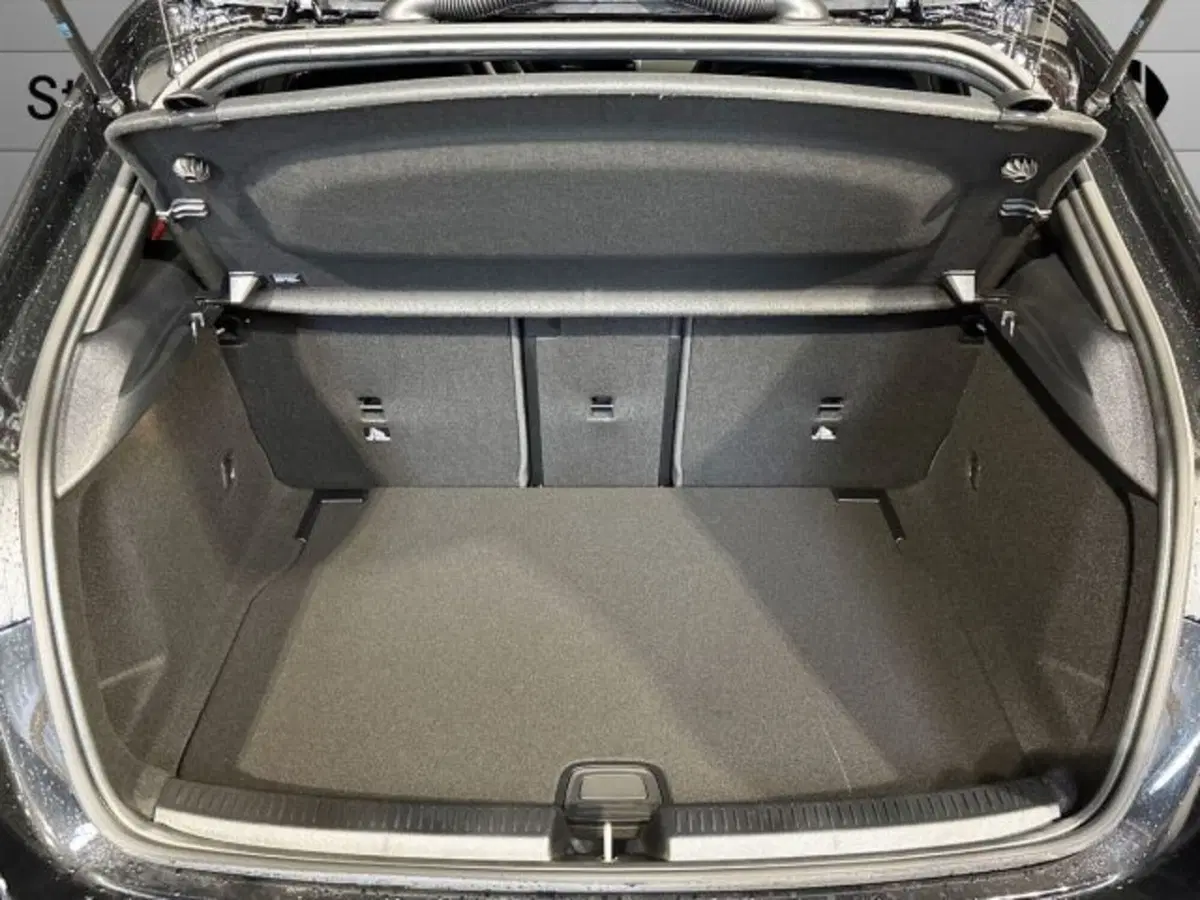 Mercedes-Benz Classe A Sedan nuova a Bologna (7)