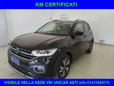Volkswagen T-Cross 1.0 TSI Sport del 2023 usata a Alba