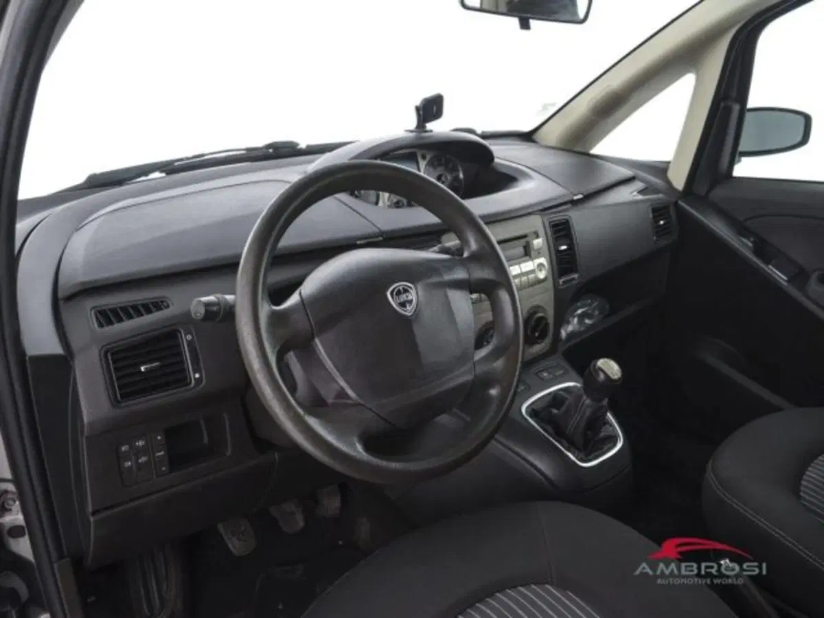 Lancia Musa usata a Perugia (8)
