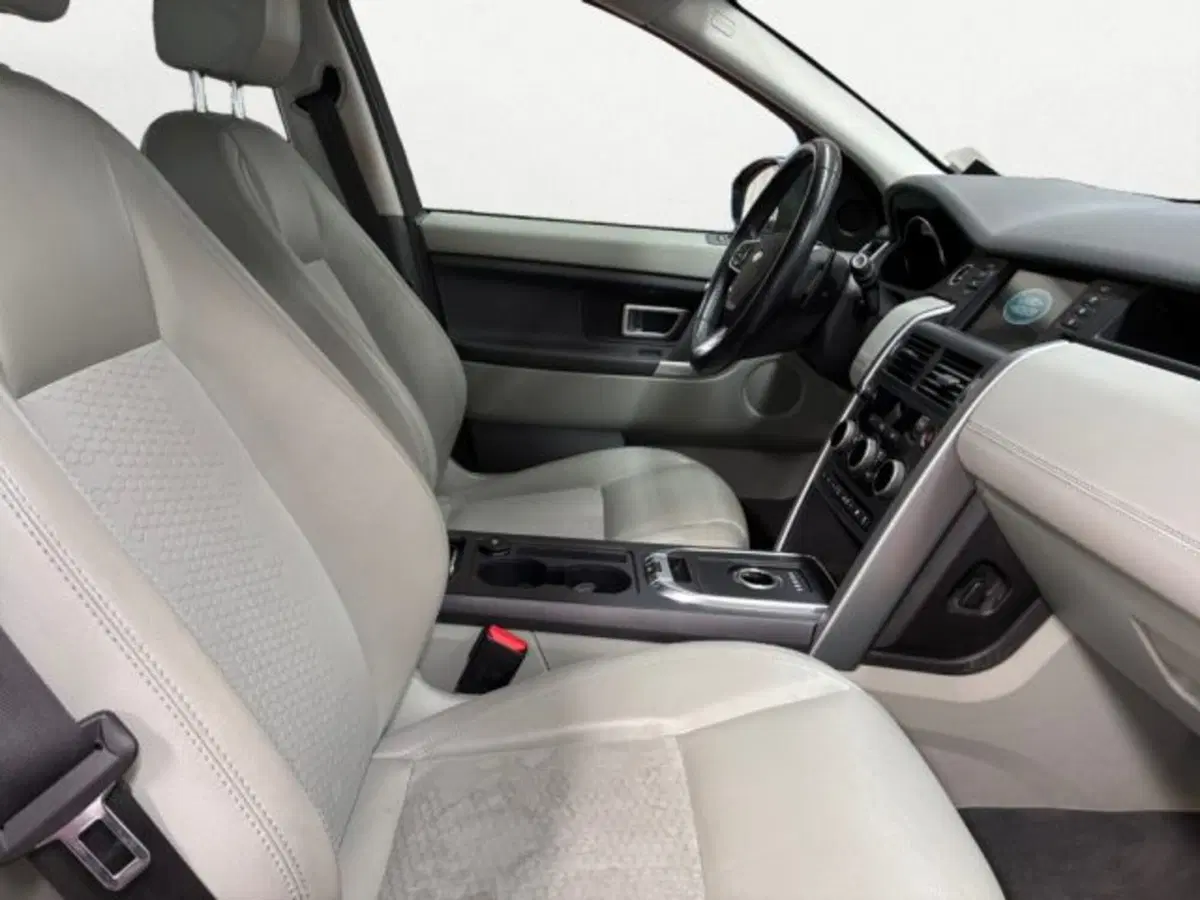 Land Rover Discovery Sport usata a Treviso (11)