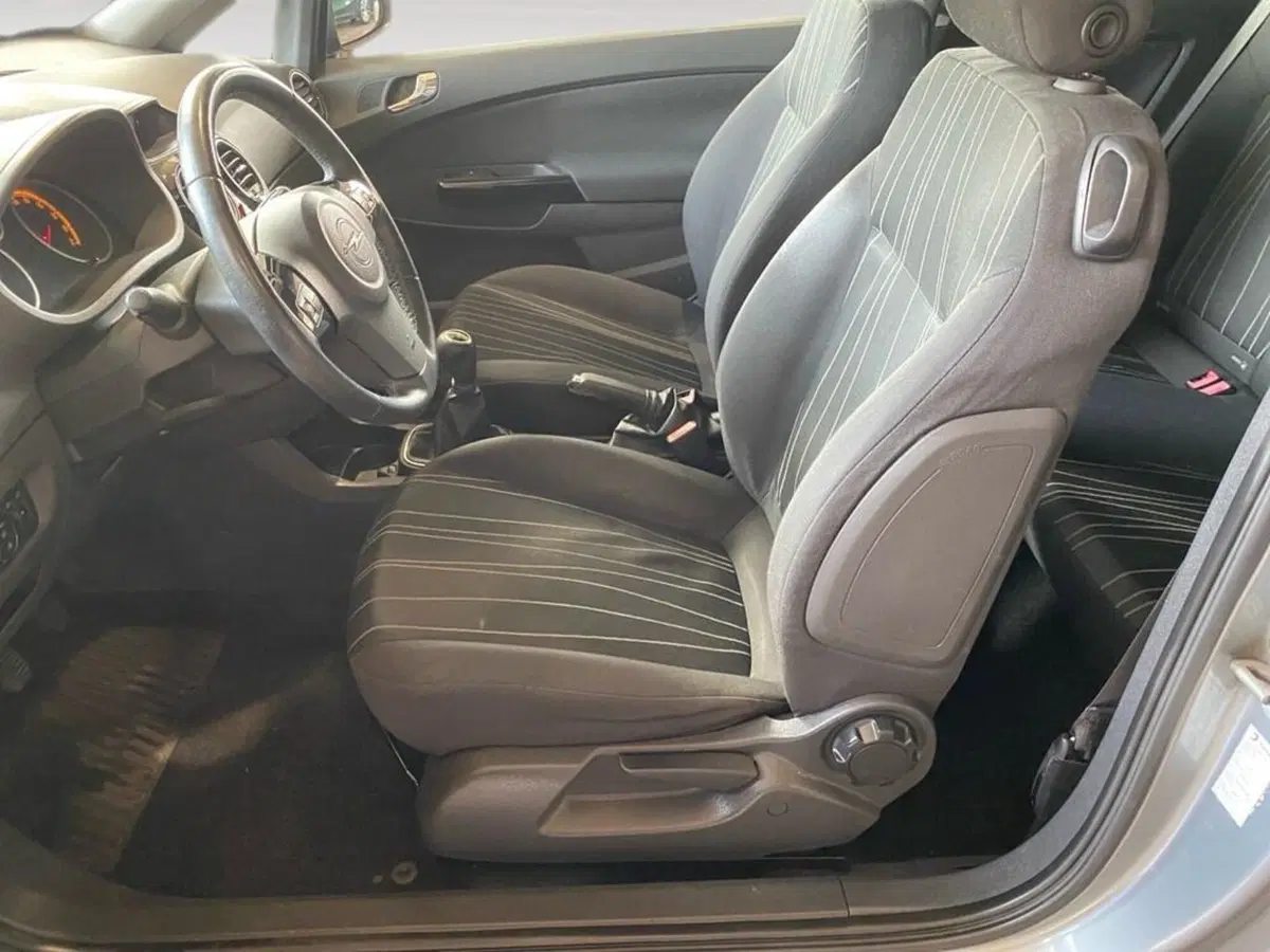 Opel Corsa usata a Torino (6)