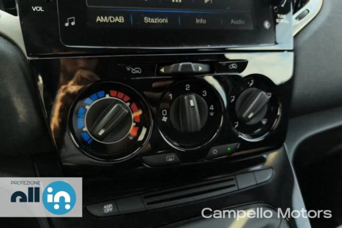 Lancia Ypsilon usata a Venezia (11)