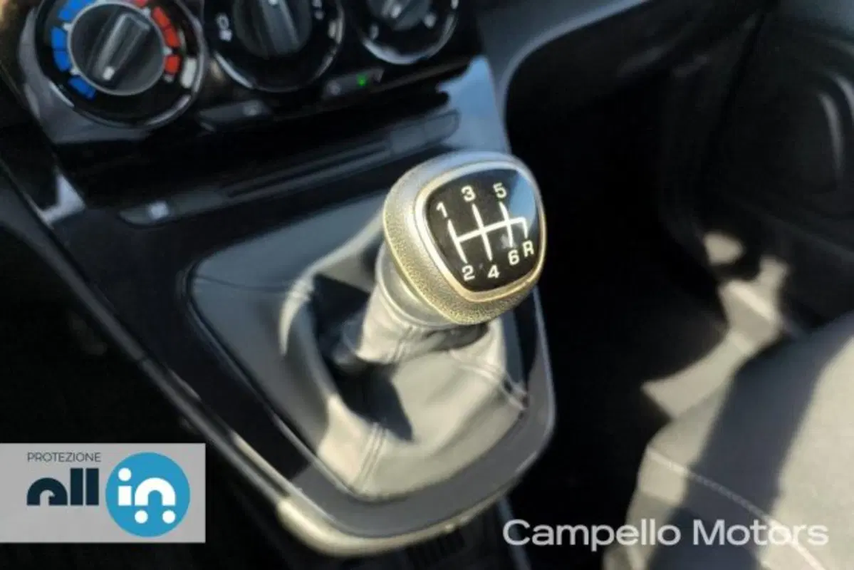 Lancia Ypsilon usata a Venezia (12)