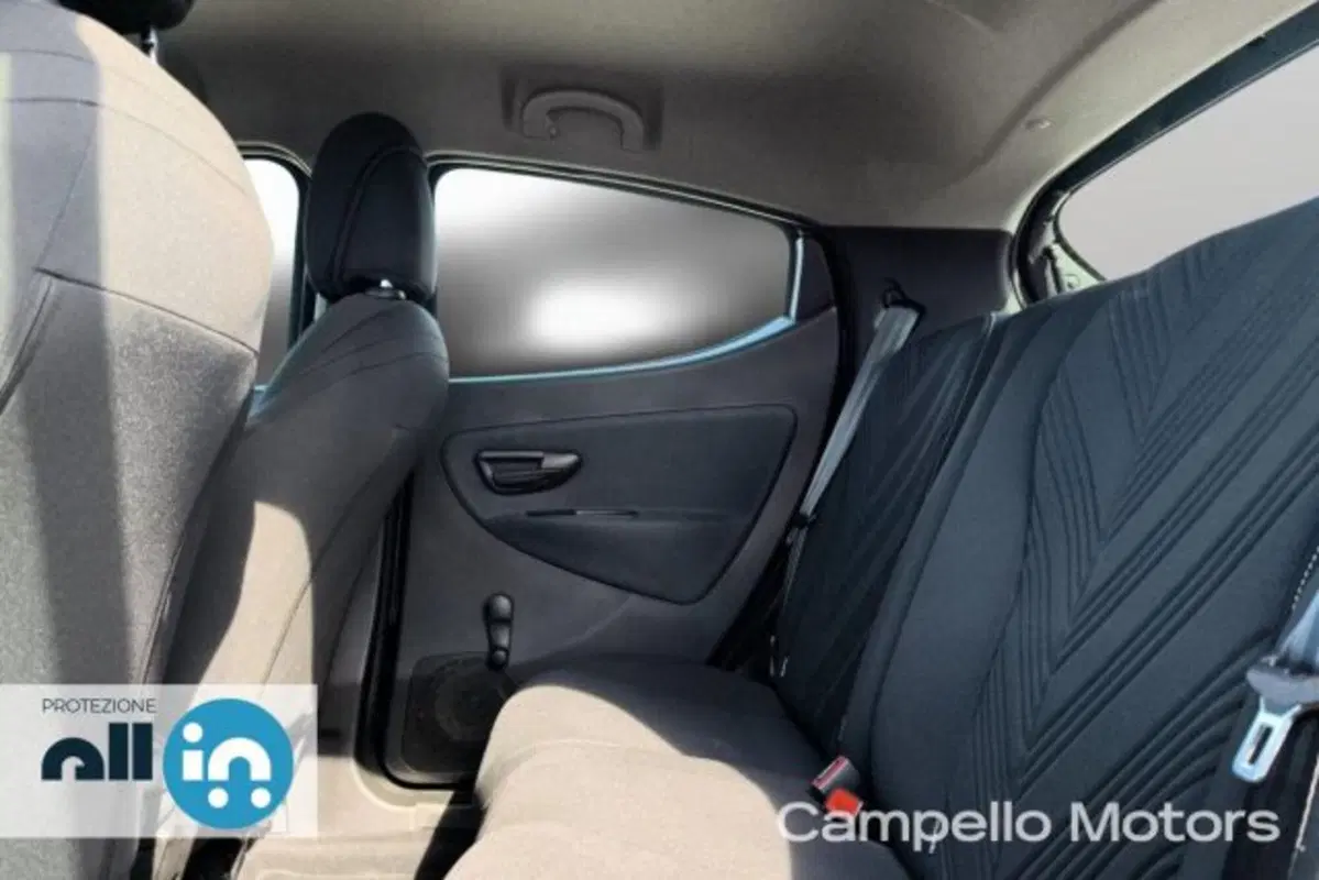 Lancia Ypsilon usata a Venezia (6)
