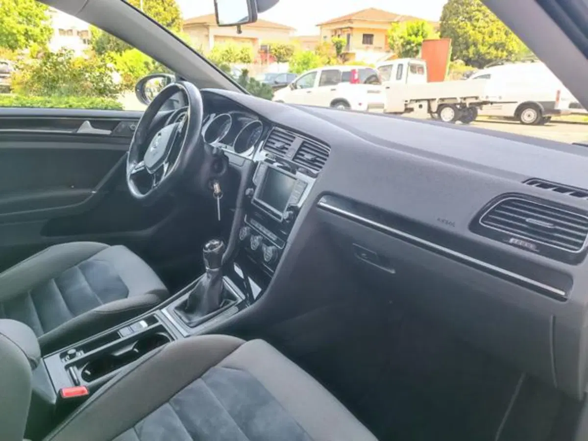 Volkswagen Golf usata a Pisa (11)