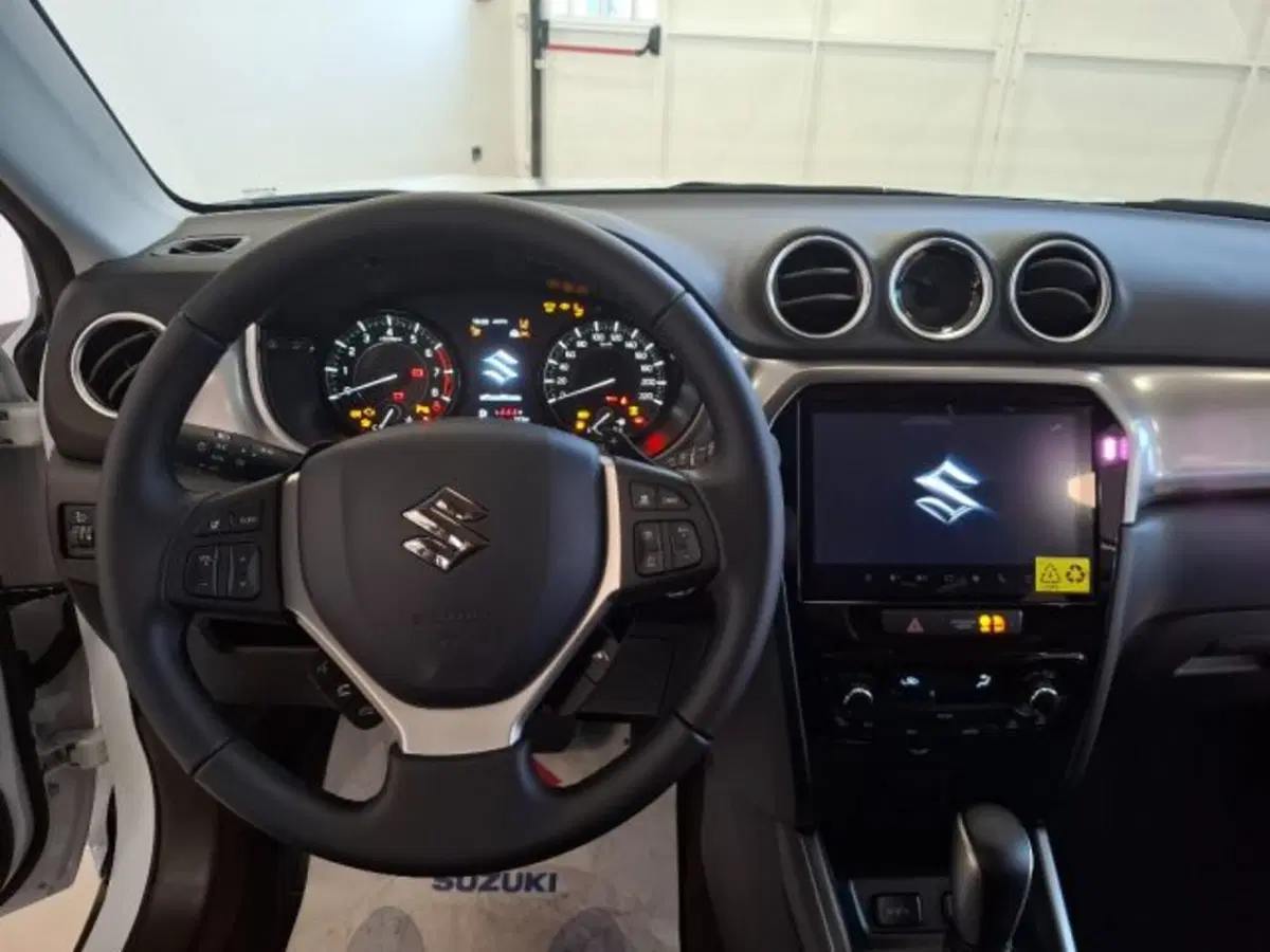 Suzuki Vitara nuova a Reggio Emilia (10)