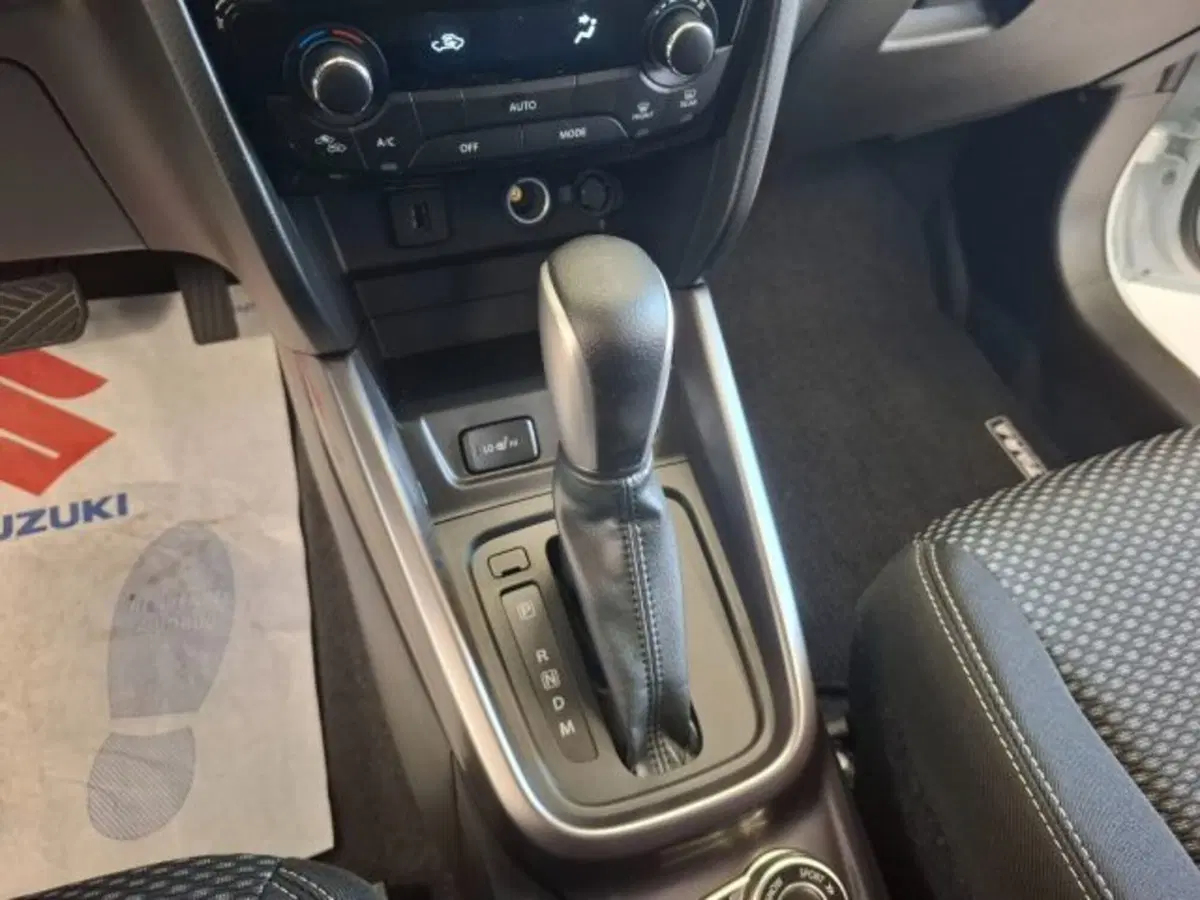Suzuki Vitara nuova a Reggio Emilia (11)