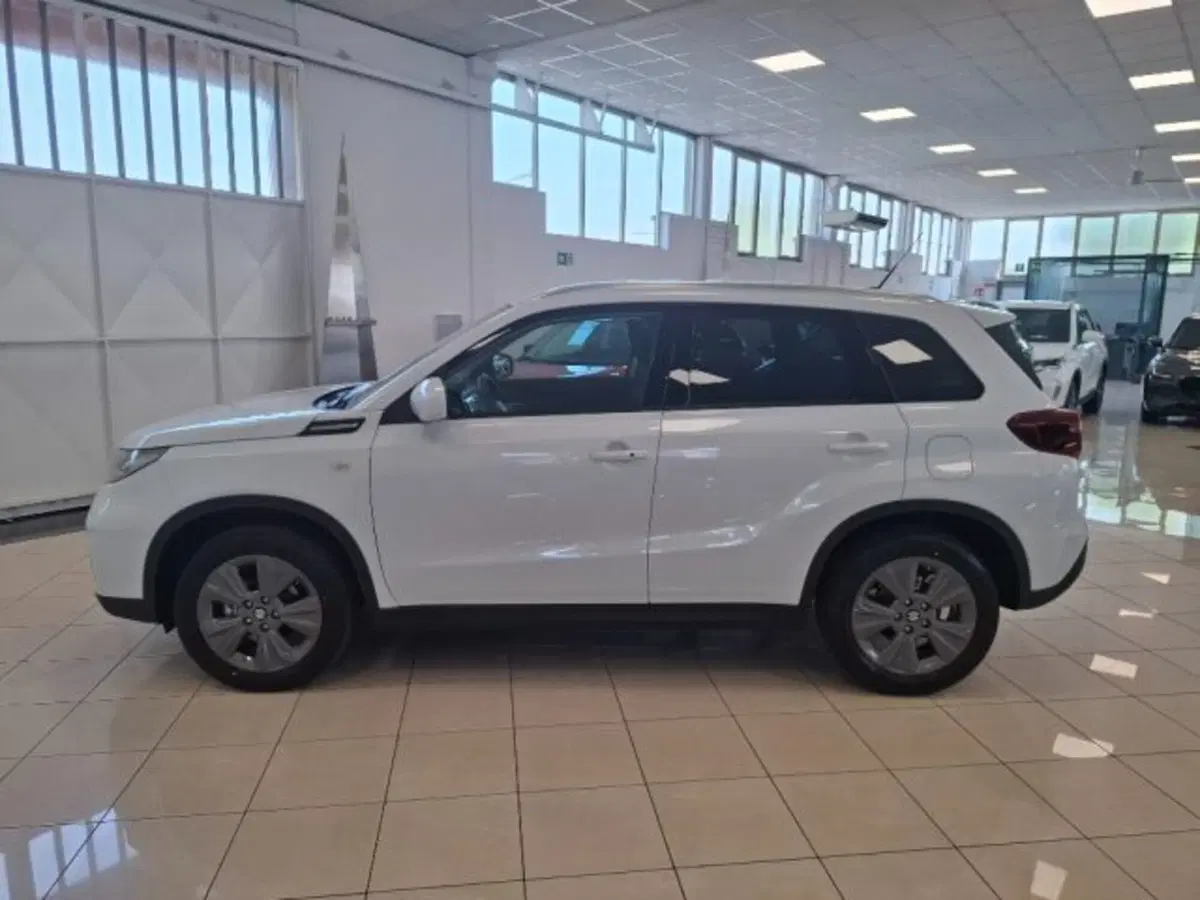 Suzuki Vitara nuova a Reggio Emilia (2)