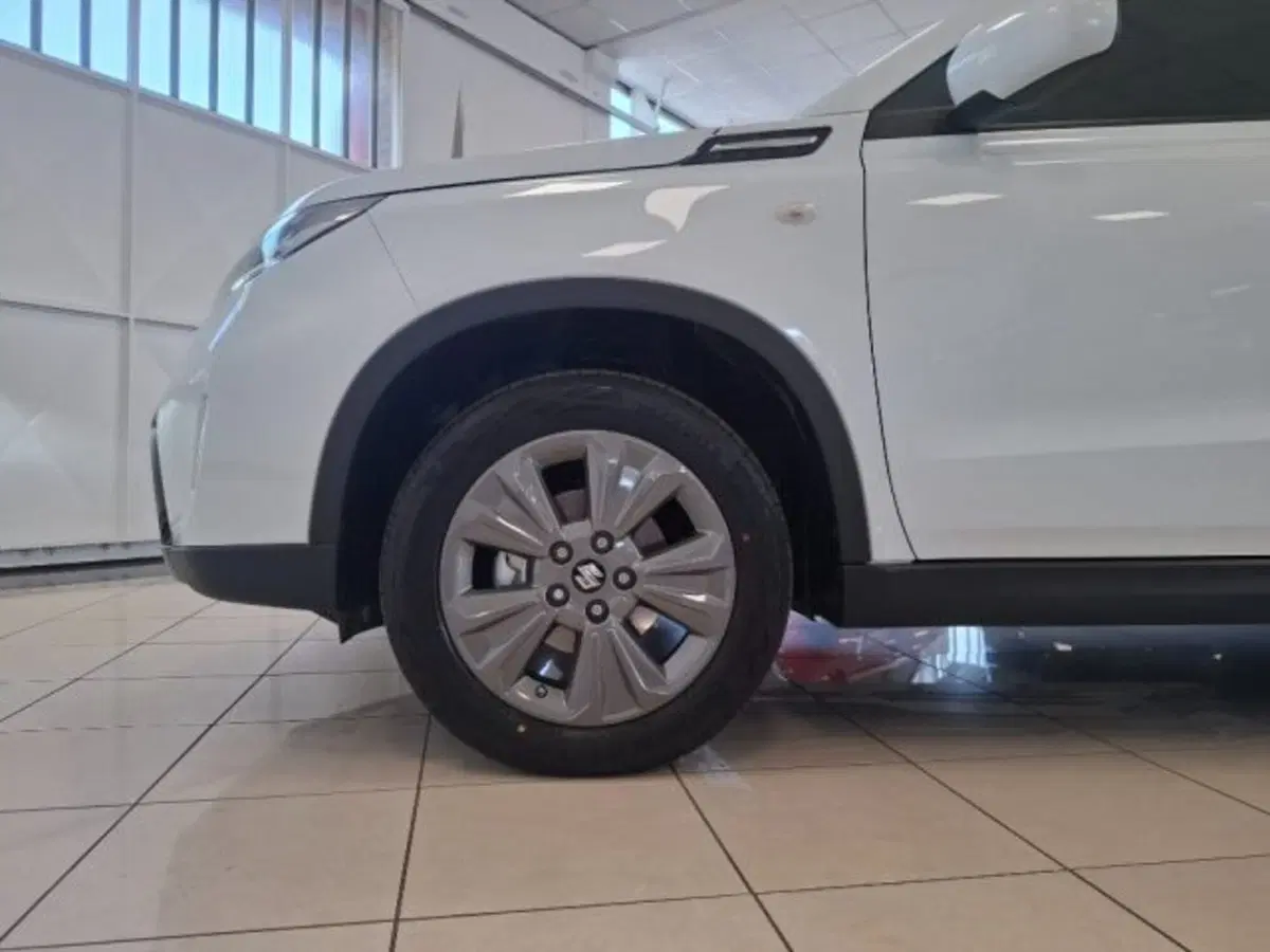 Suzuki Vitara nuova a Reggio Emilia (20)