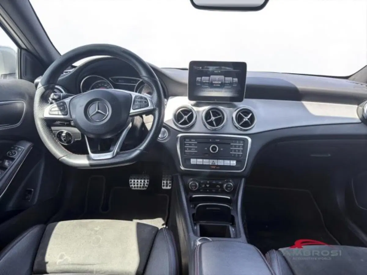 Mercedes-Benz GLA SUV usata a Perugia (13)