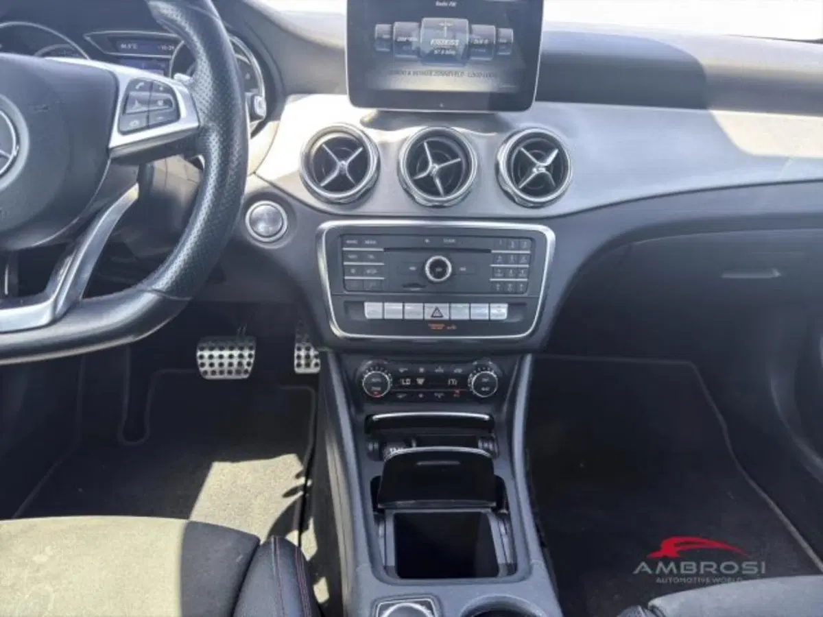 Mercedes-Benz GLA SUV usata a Perugia (14)