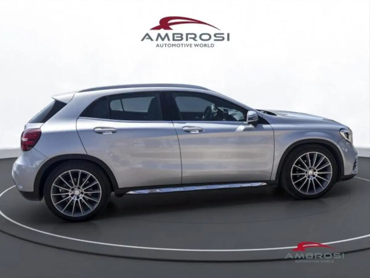 Mercedes-Benz GLA SUV usata a Perugia (5)