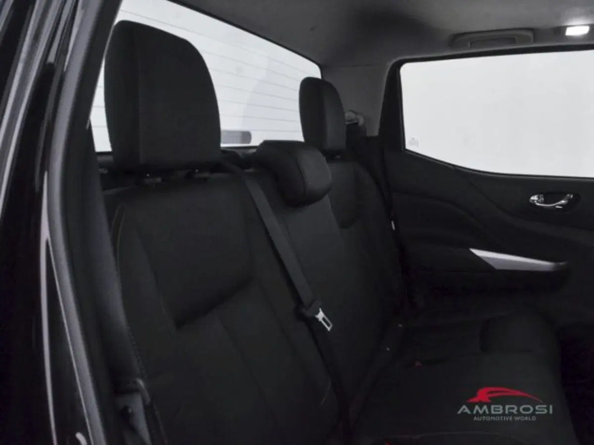 Nissan Navara usata a Perugia (11)
