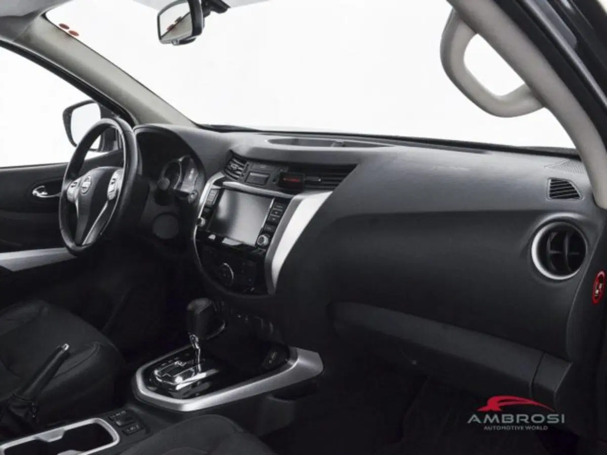 Nissan Navara usata a Perugia (12)