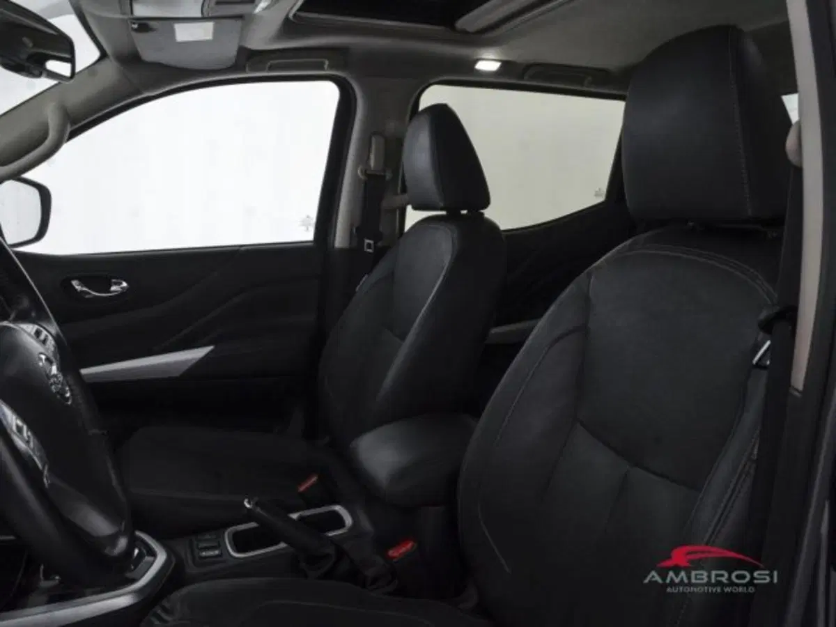 Nissan Navara usata a Perugia (9)