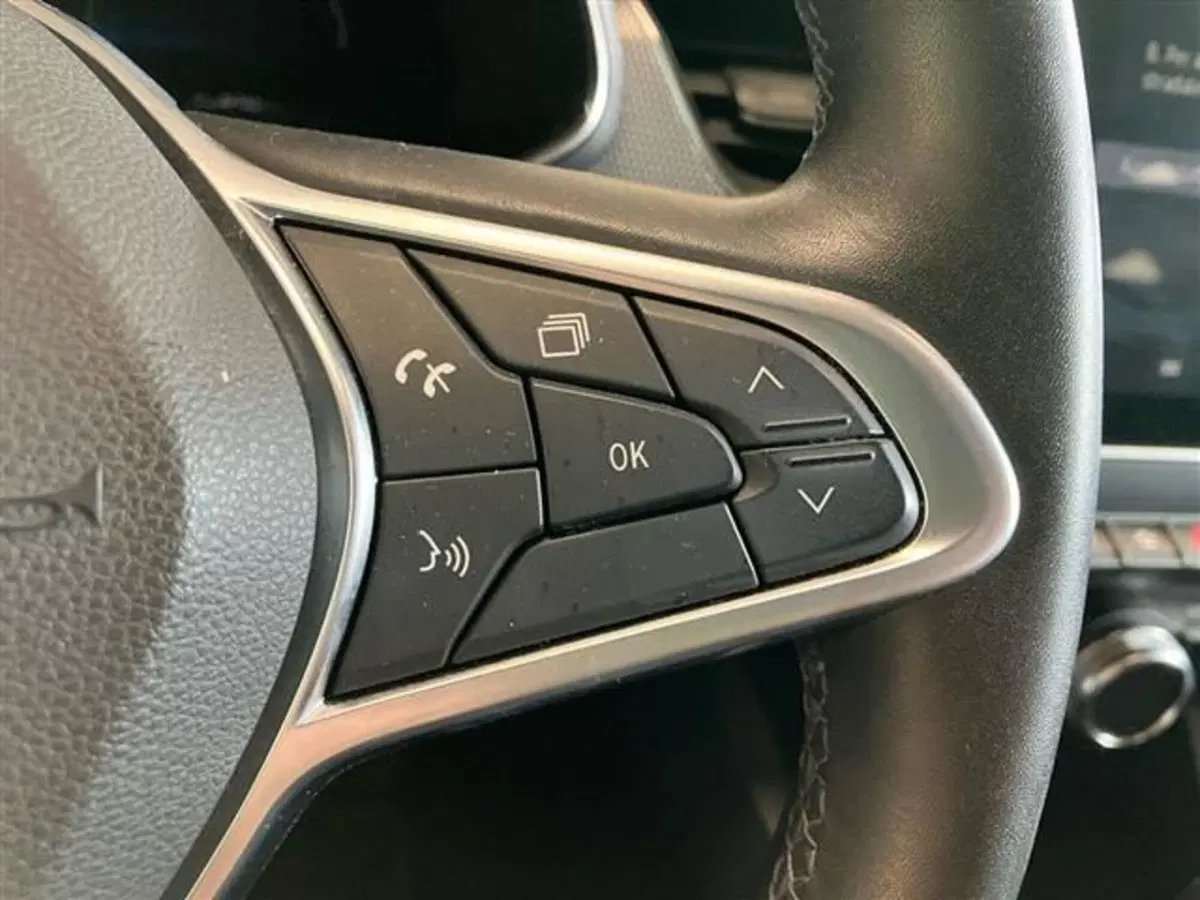 Renault Arkana usata a Como (18)