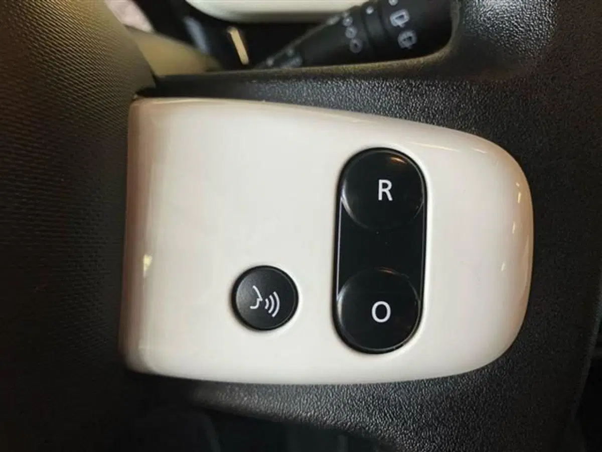 Renault Twingo usata a Como (19)