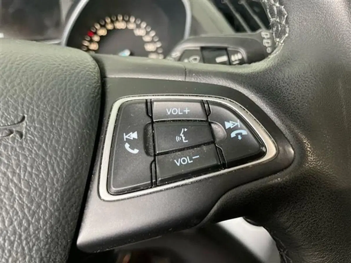 Ford Kuga usata a Como (18)