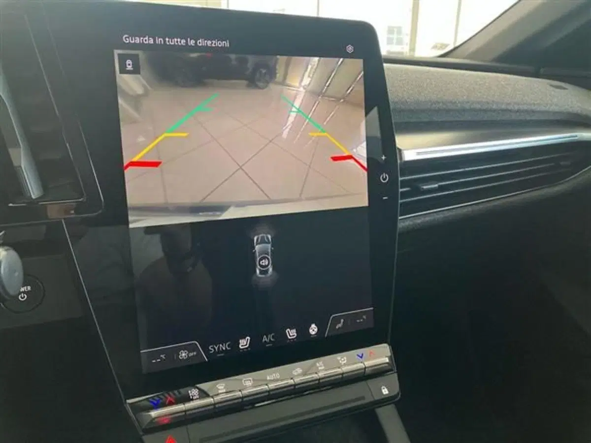 Renault Megane E-Tech Electric usata a Como (13)