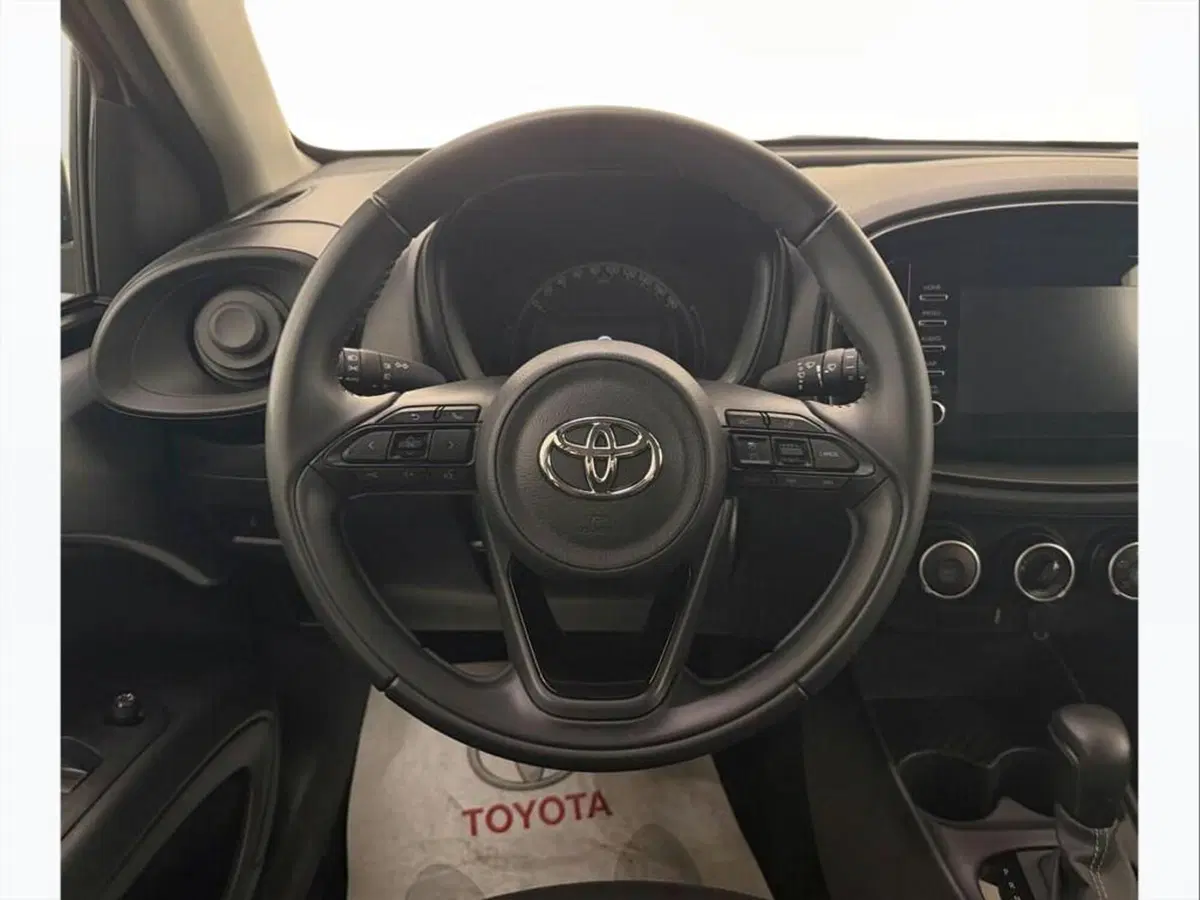 Toyota Aygo X usata a Monza e Brianza (8)