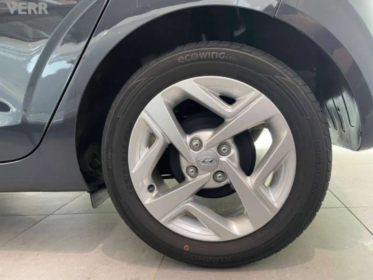 Hyundai i10 usata a Milano (12)