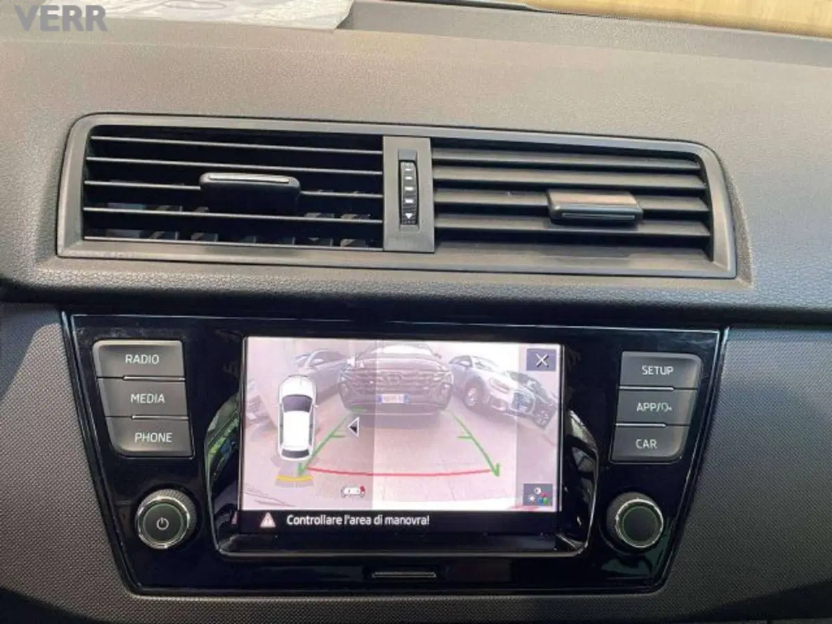Skoda Fabia usata a Milano (10)