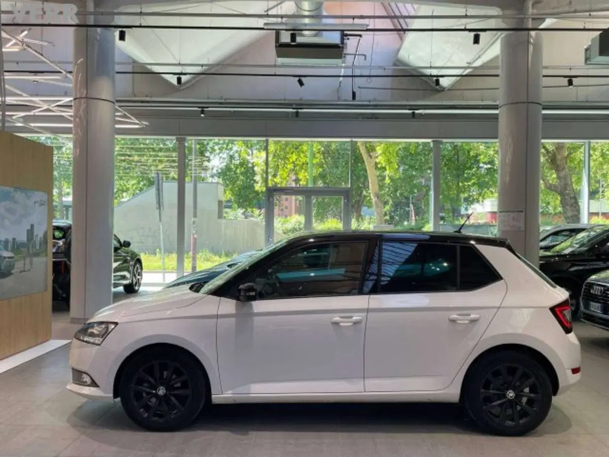 Skoda Fabia usata a Milano (13)