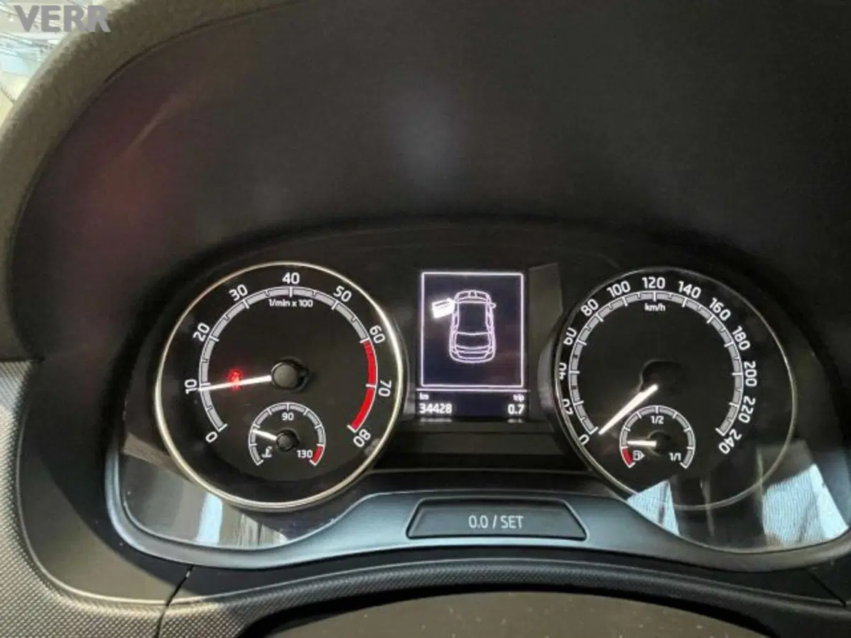 Skoda Fabia usata a Milano (9)