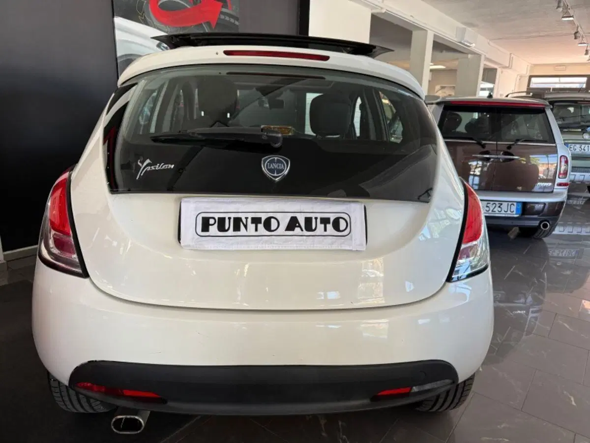 Lancia Ypsilon usata a Firenze (11)
