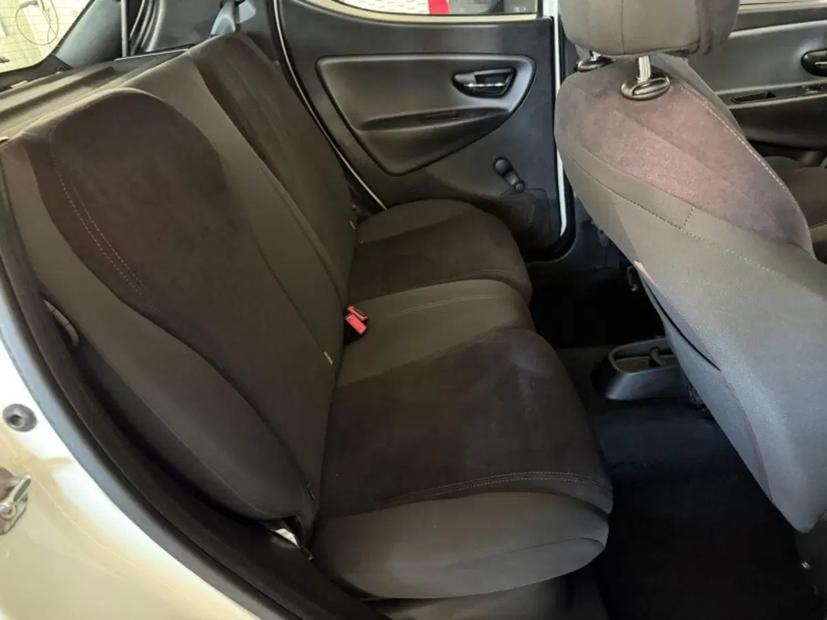 Lancia Ypsilon usata a Firenze (4)