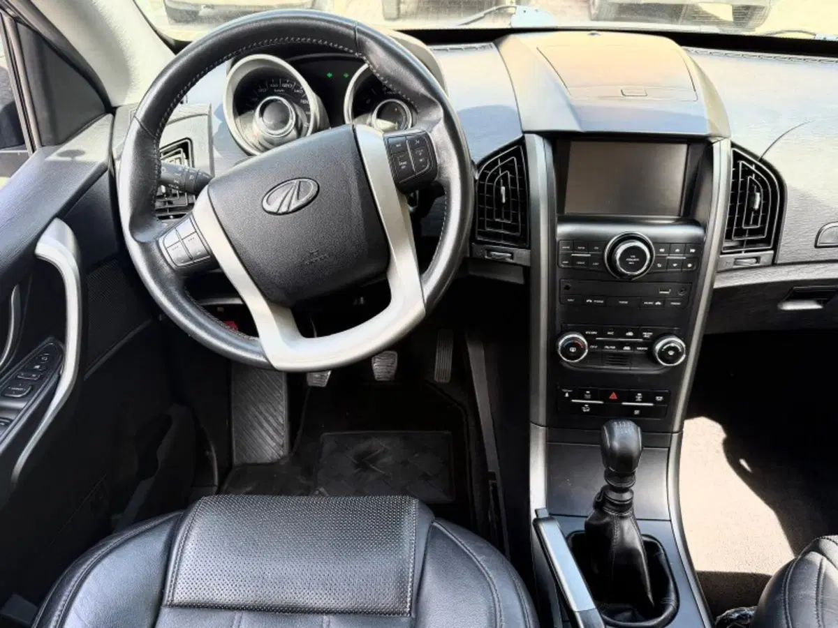 Mahindra XUV500 usata a Firenze (9)