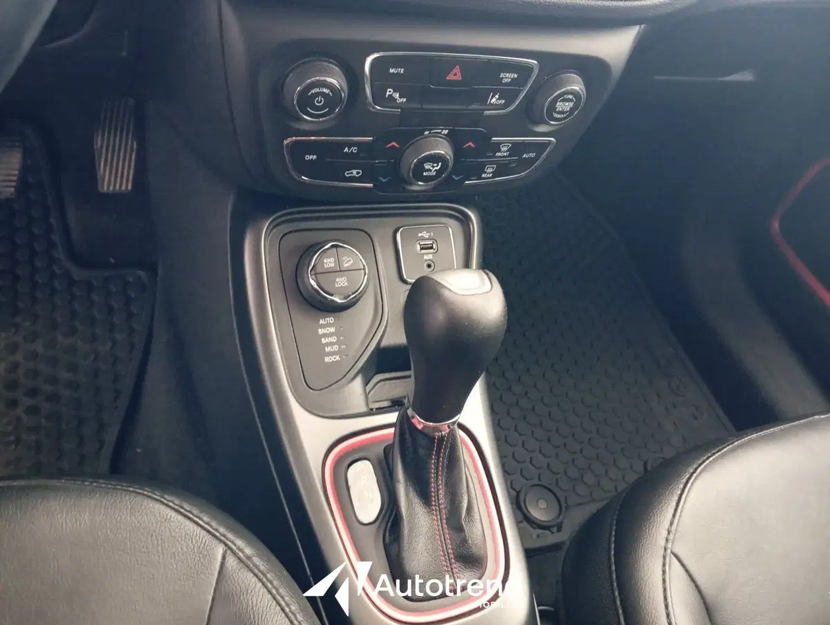 Jeep Compass usata a Bari (13)
