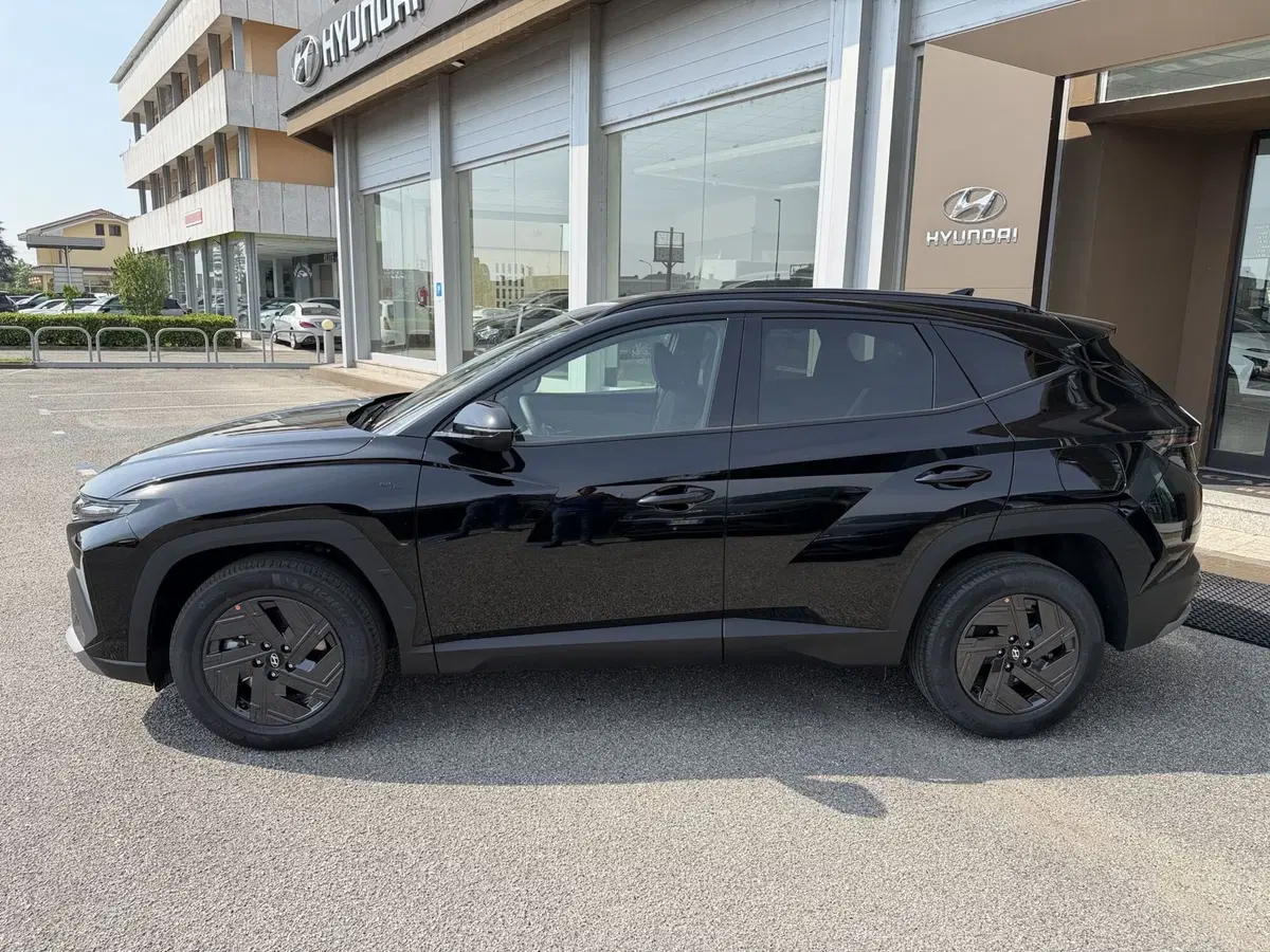 Hyundai Tucson nuova a Vercelli (2)