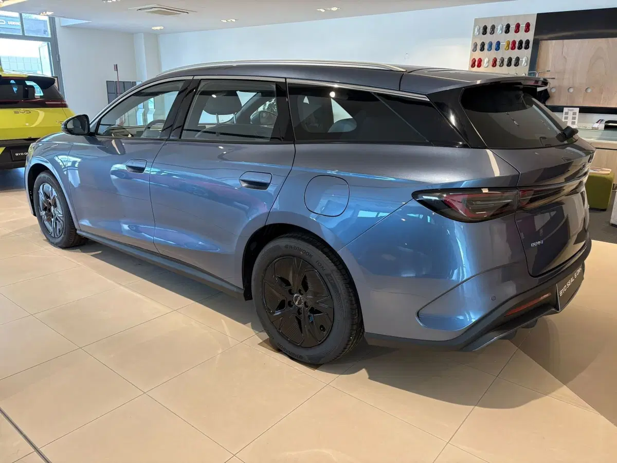 Byd Seal 6 DM-i nuova a Alessandria (5)
