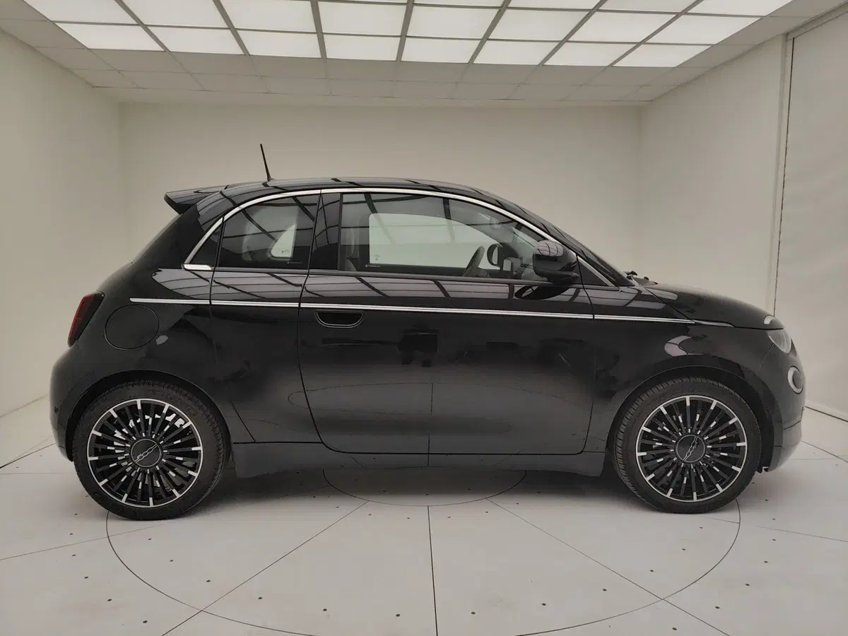 Fiat 500 Cabrio usata a Como (19)