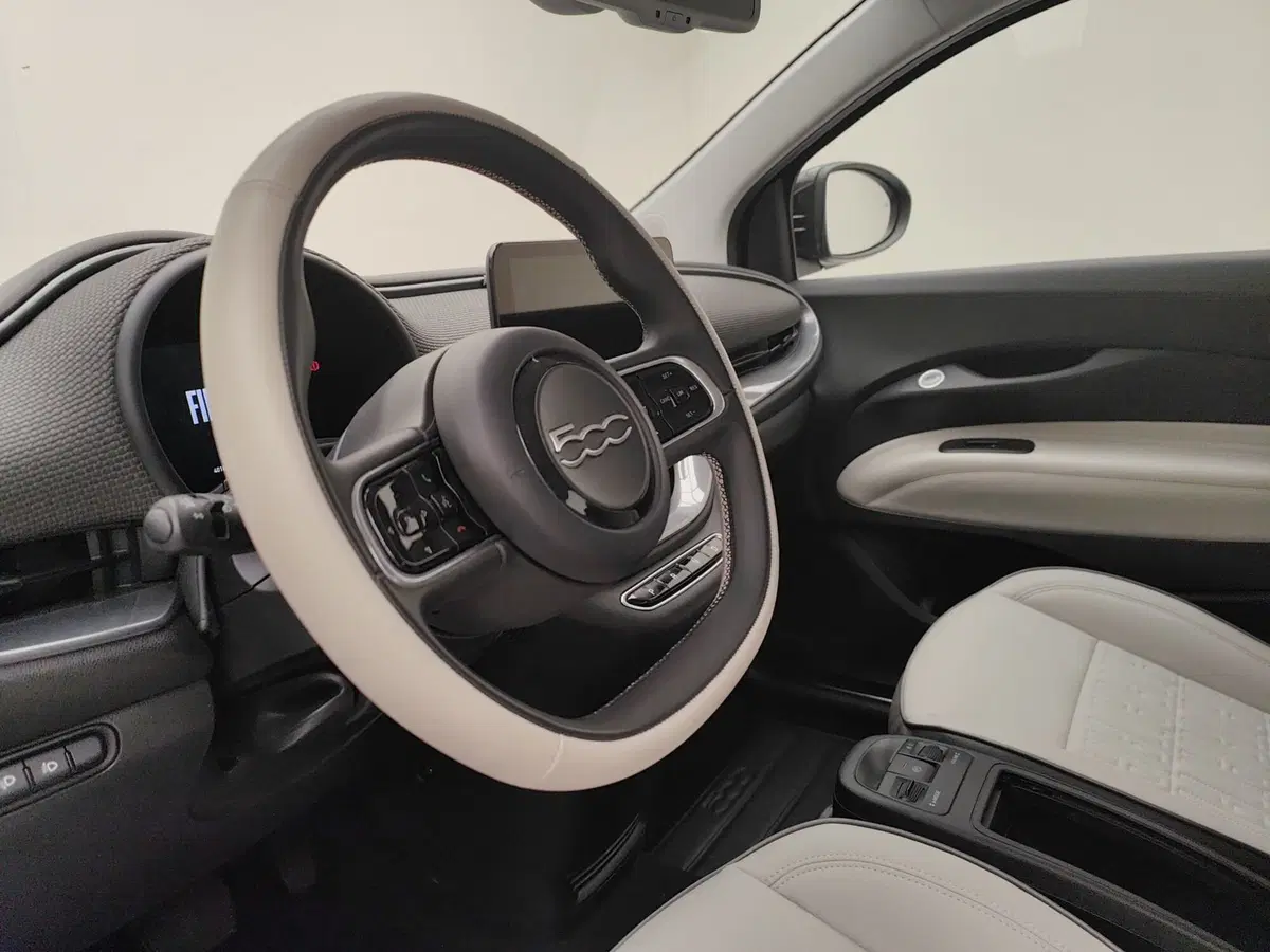 Fiat 500 Cabrio usata a Como (8)