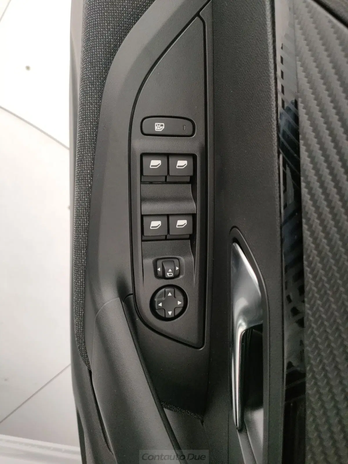 Peugeot 2008 nuova a Caserta (14)