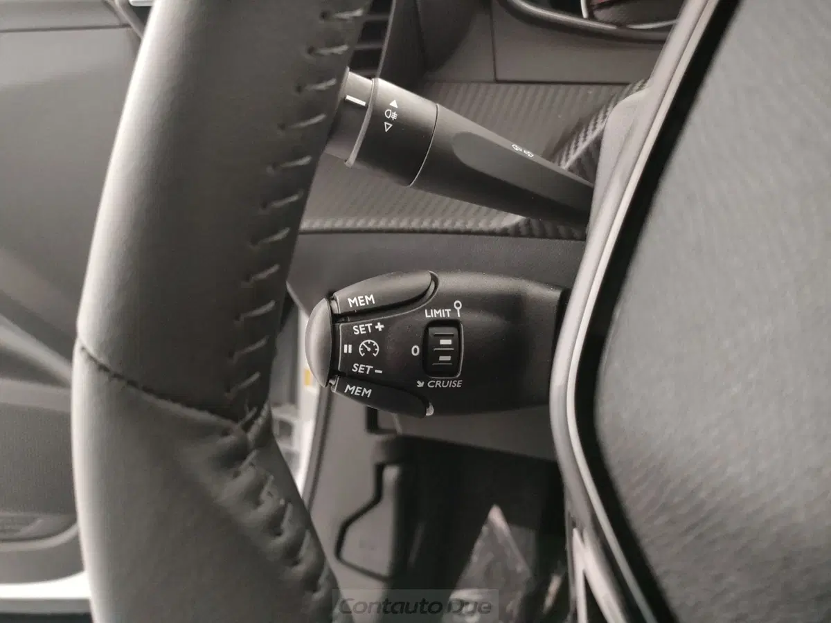 Peugeot 2008 nuova a Caserta (19)