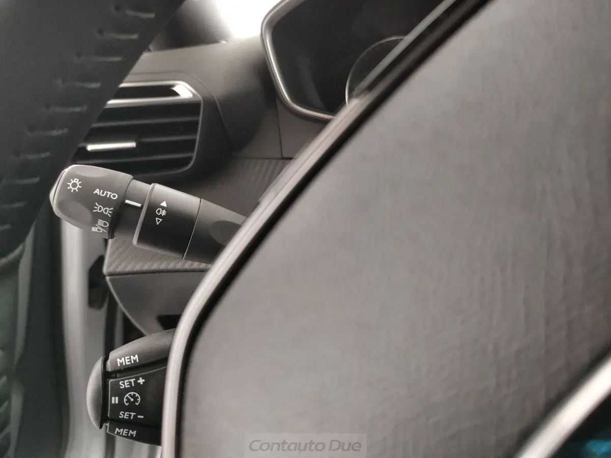 Peugeot 2008 nuova a Caserta (20)