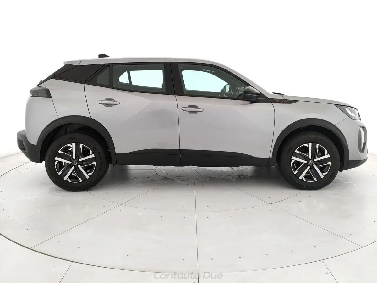 Peugeot 2008 nuova a Caserta (4)