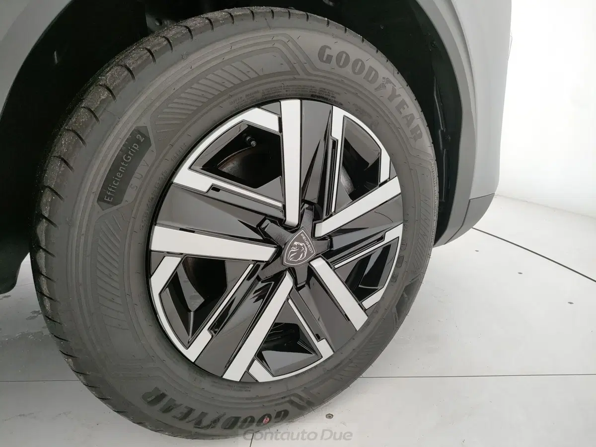 Peugeot 2008 nuova a Caserta (9)