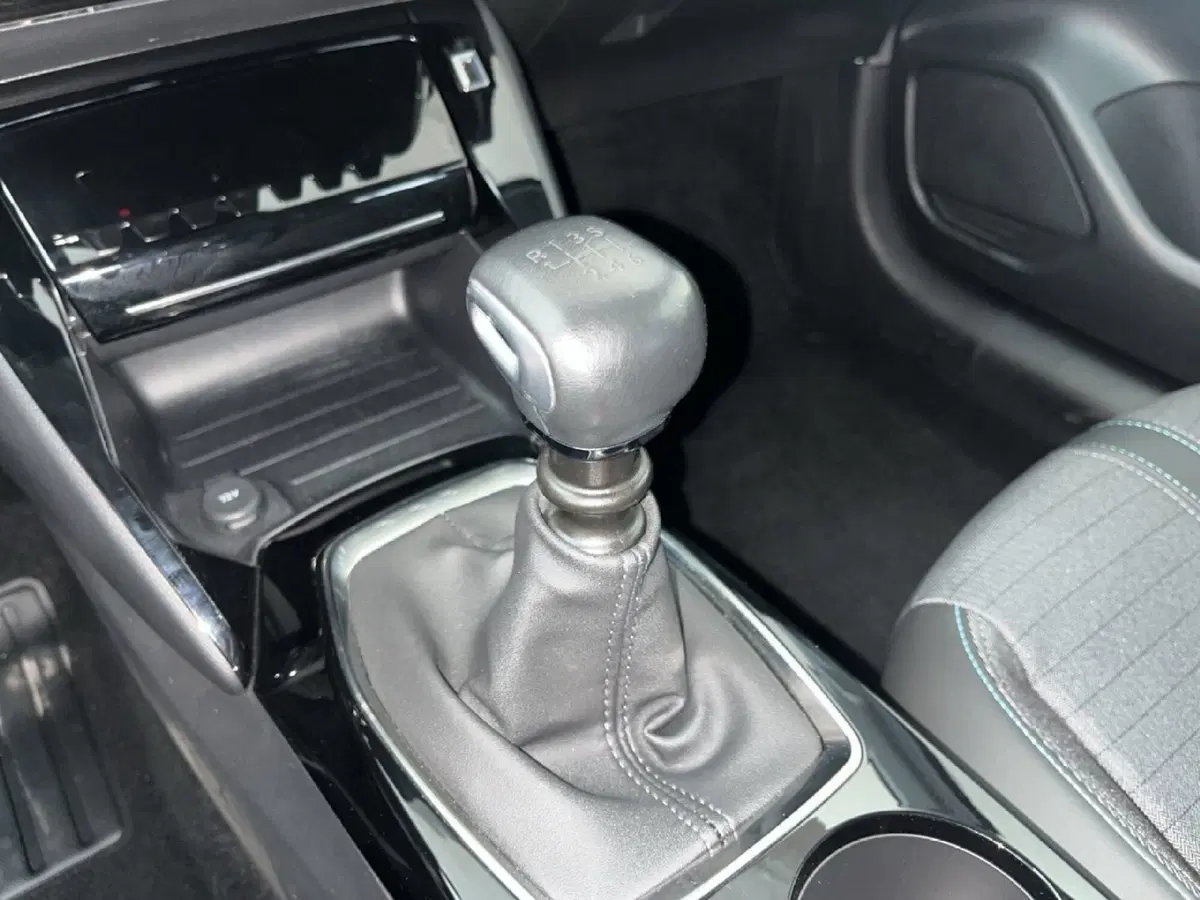 Peugeot 208 usata a Torino (14)