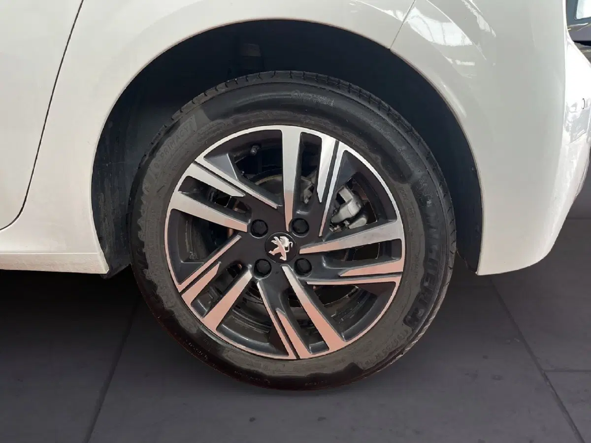 Peugeot 208 usata a Torino (8)